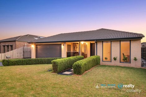 Property photo of 12 Pomegranate Way Pakenham VIC 3810