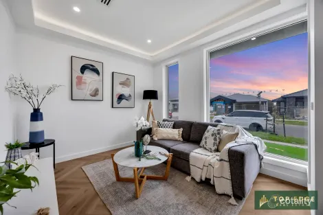 Property photo of 18 Rohab Crescent Mount Cottrell VIC 3024