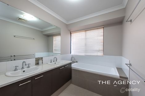 Property photo of 13 Omagh Grove Waterford WA 6152