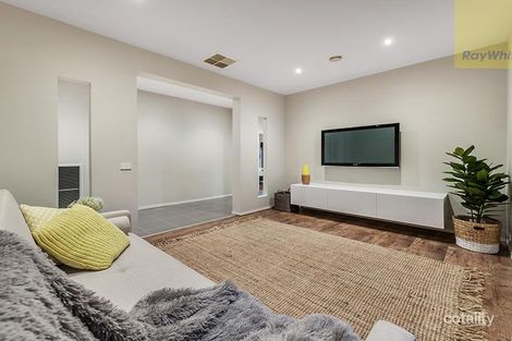 Property photo of 64 Newbury Boulevard Craigieburn VIC 3064