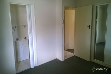 Property photo of 28 Sunbird Avenue Paradise Point QLD 4216