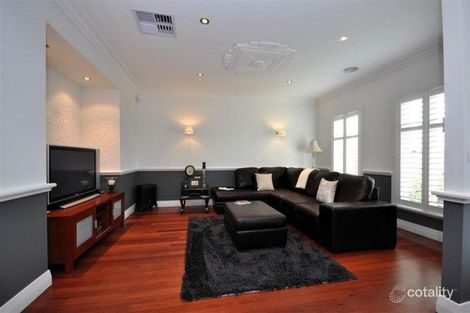 Property photo of 13 Gatehouse Drive Attwood VIC 3049