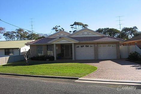 4 Boomerang St, Budgewoi, NSW 2262