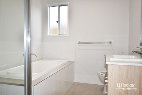 33 Amaranthine St, Mango Hill, QLD 4509