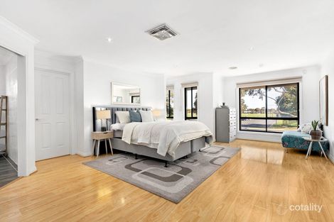 Property photo of 76 Lakeside Drive Roxburgh Park VIC 3064