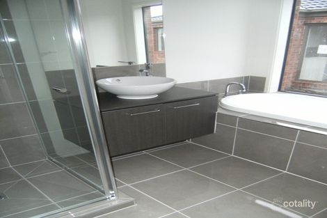 Property photo of 8 Synergy Court Taylors Hill VIC 3037