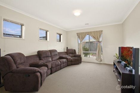 Property photo of 3 Hatfield Place Deer Park VIC 3023