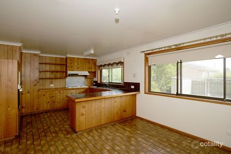 Property photo of 17 Fraser Street Mount Austin NSW 2650