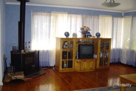 Property photo of 4 Micawber Street Ambarvale NSW 2560