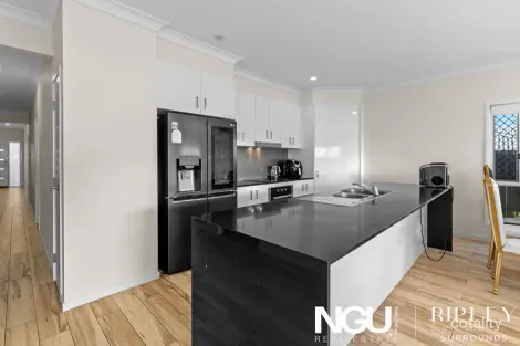 Property photo of 18 Barrow Street Springfield Lakes QLD 4300