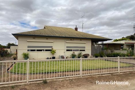 18 Hall St, Cummins, SA 5631