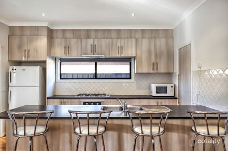 Property photo of 21 Waterbird Link Craigieburn VIC 3064