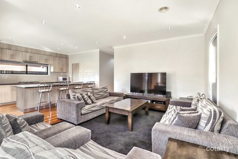Property photo of 21 Waterbird Link Craigieburn VIC 3064