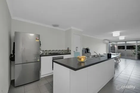 Property photo of 48 Bauer Circle Banksia Grove WA 6031
