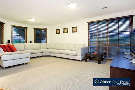 Property photo of 27 Insignia Crescent Berwick VIC 3806