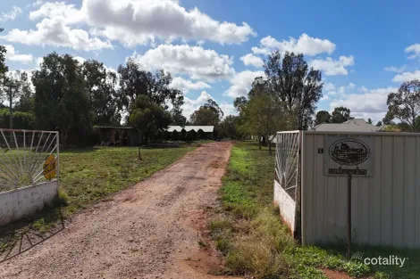 5 Bomen St, Goolgowi, NSW 2652