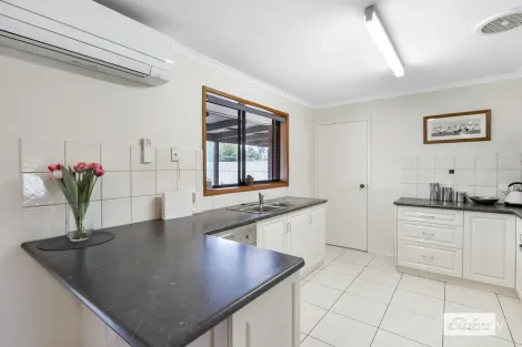 Property photo of 2/101 Hammer Street Howlong NSW 2643