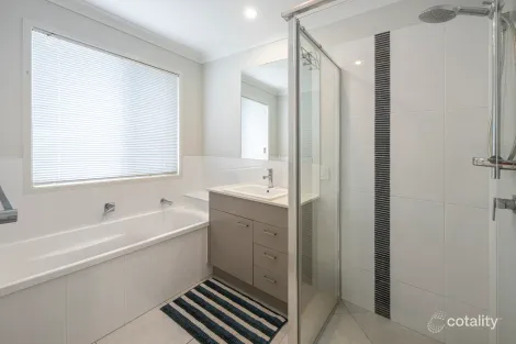 Property photo of 6 Aldritt Place Bridgeman Downs QLD 4035