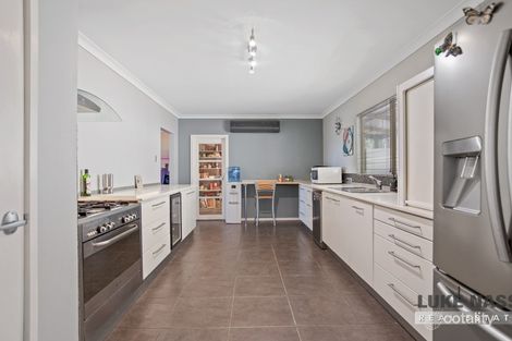 Property photo of 19 Hilltop Place Kelmscott WA 6111