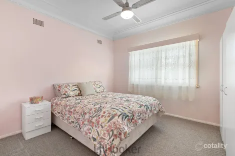 Property photo of 12 Ashley Street Marks Point NSW 2280