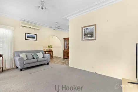Property photo of 12 Ashley Street Marks Point NSW 2280