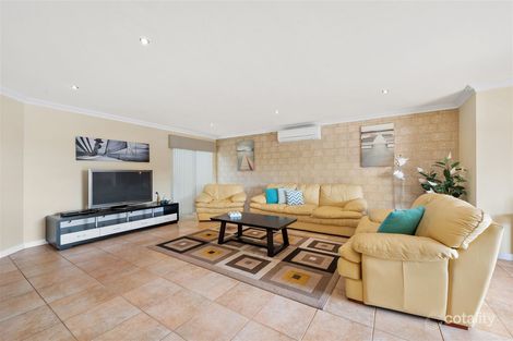 Property photo of 20 Santavea Mews Halls Head WA 6210