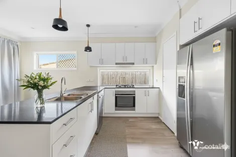 Property photo of 17 Kangaroo Crescent Springfield Lakes QLD 4300
