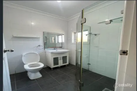 Property photo of 26 Parkland Avenue Macquarie Fields NSW 2564