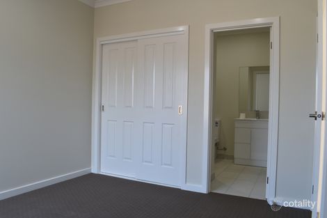 2/2 Leslie St, Thomastown, VIC 3074