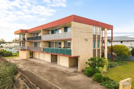 Property photo of 2/30 Shrapnel Road Cannon Hill QLD 4170