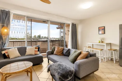 Property photo of 2/30 Shrapnel Road Cannon Hill QLD 4170