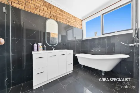 Property photo of 110 Marylyn Place Cranbourne VIC 3977