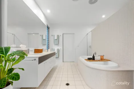 Property photo of 12 Refinery Parade New Farm QLD 4005