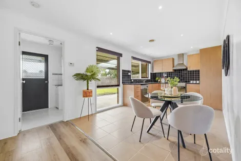 Property photo of 6 Beckington Crescent Hampton Park VIC 3976