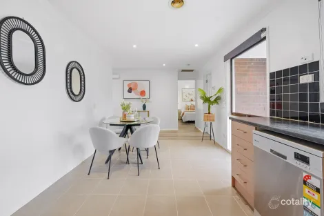 Property photo of 6 Beckington Crescent Hampton Park VIC 3976