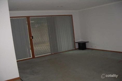 Property photo of 3 Stradbroke Drive St Albans VIC 3021