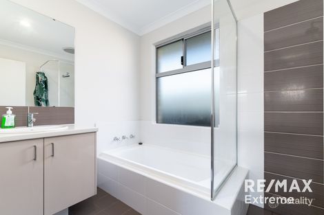 Property photo of 38 Elderiana Link Banksia Grove WA 6031