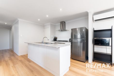 Property photo of 38 Elderiana Link Banksia Grove WA 6031