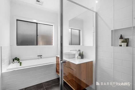 Property photo of 17 Locksley Road Chirnside Park VIC 3116