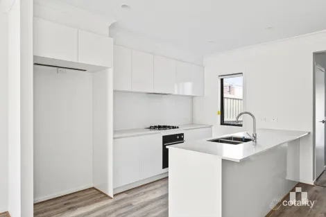 Property photo of 4 Duffy Avenue Doreen VIC 3754