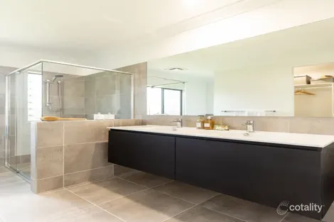 Property photo of 7 Vale Avenue Arundel QLD 4214