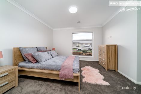 Property photo of 6 Thane Court Lloyd NSW 2650