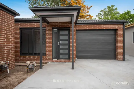 5a Henty St, Pakenham, VIC 3810