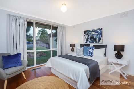 Property photo of 11 Castleton Court Gladstone Park VIC 3043