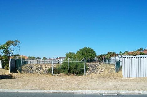 4 Emperor Ave, Beldon, WA 6027