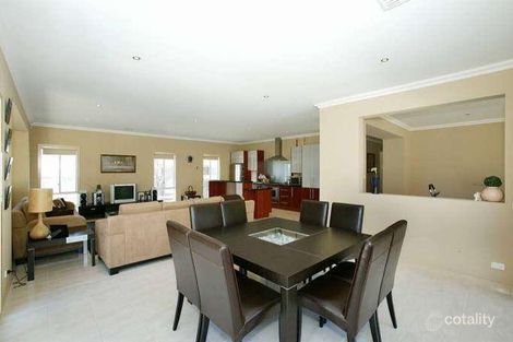 Property photo of 7 Yates Place Mill Park VIC 3082