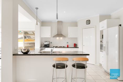 Property photo of 3 Greenwich Crescent Caroline Springs VIC 3023