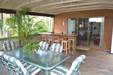 Property photo of 9 Murumba Close Ocean Shores NSW 2483