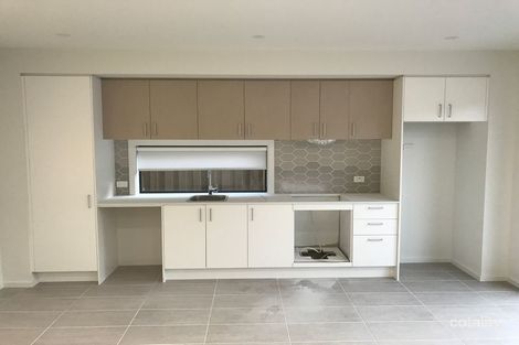 Property photo of 25 Goodenia Loop Cranbourne West VIC 3977