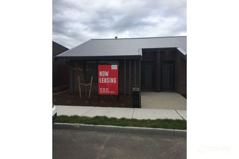 Property photo of 25 Goodenia Loop Cranbourne West VIC 3977
